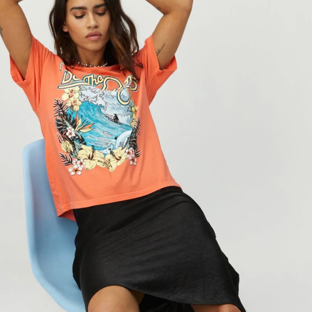 DAYDREAMER | The Beach Boys Surfs Up Boyfriend Tee - Picture 8 of 12